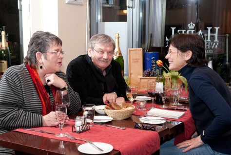 Walfriede Schmitt und Kollege Wolfgang Winkler mit Bärbel Beuchler