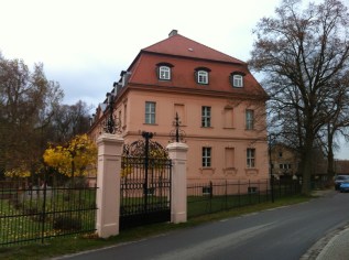 Das ehemalige Gutsschloss ist heute eine Schule