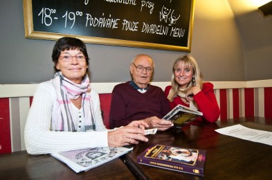 WIE MAN PRINZESSINNEN WECKT