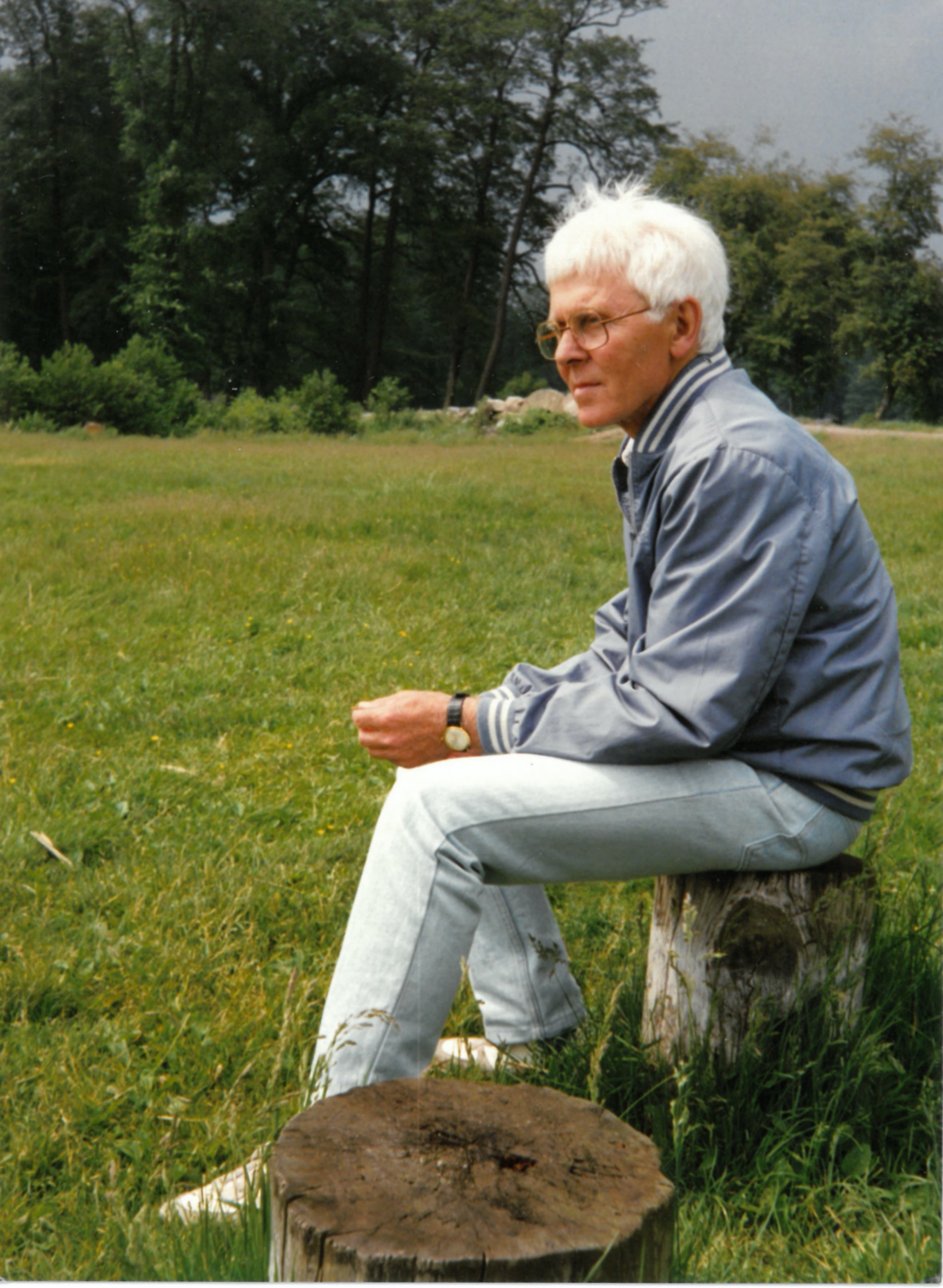 etwa 2002 im Garten SKM_Technik20022509212_Fotor